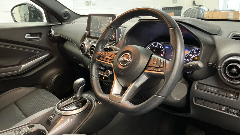 Nissan Juke 1.0 DiG-T 114 N-Connecta 5dr DCT Petrol Hatchback